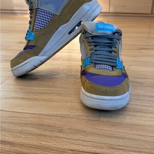 Jordan 4 Retro SP
30th Anniversary Union Desert Moss
Box and wrapping paper.